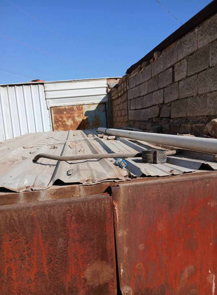 مكلف بالنشر 
كشك  كومة حديد حسب الموجود في الصورة 
في سوق العمارات الجديد 
السعر ٢٠٠ الف وبيها مجال الاتصال على الرقم  *********** عمارة, ميسان
