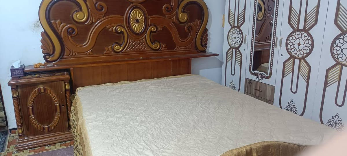 السلام عليكم. عندي كناتير 2. الواحد 3 خانات كلش نضيفات. الواحد ب125 قفل. وجربايه هيه والدوشك ب150


**إذا كنت صاحب هذا الإعلان وتريد حذفه لأي سبب، رجاءا أرسل رسالة إلى الدعم الفني**