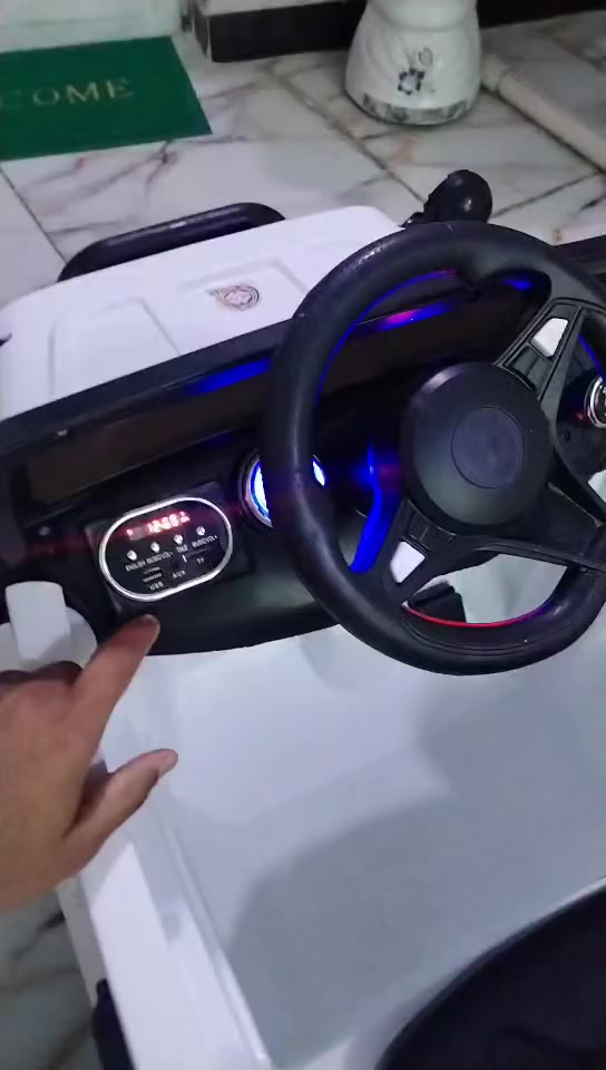 سيارة شحن اطفال حجم كبير تاخذ نفرين
كامله هية واغراضهة شاحنه وكتلوك وريمونت تحكم عن بعد بعدهة جديدة سعرهة ١٠٠ 
***********
بغداد الحسينيه
