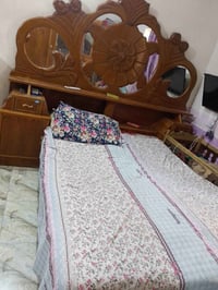 سرير • غرفة نوم • خشب