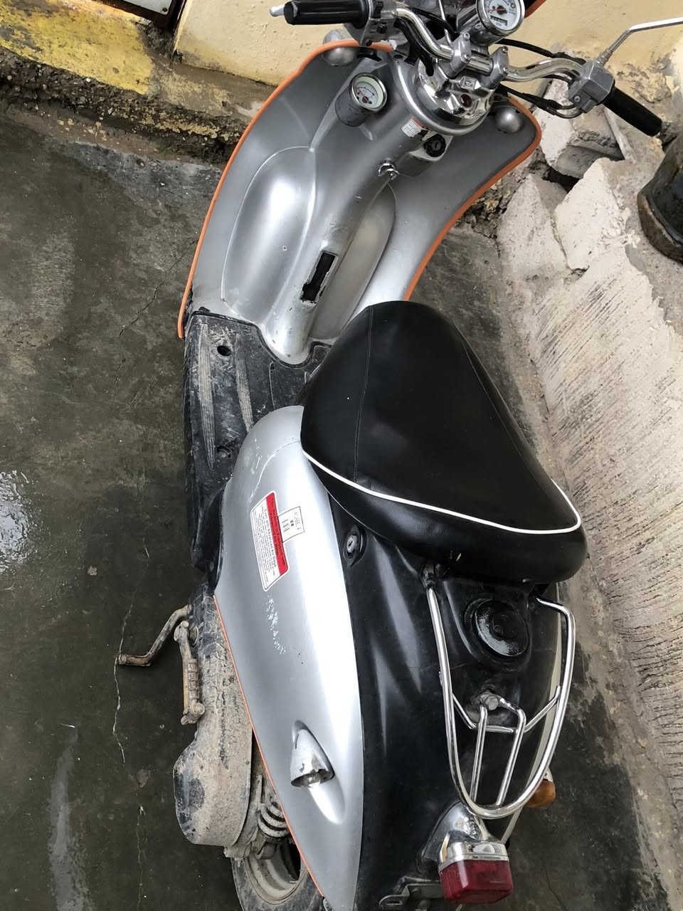 السلام عليكم للبيع عبد الحليم دراجة نثية كل عيب مابيها محرك كهربائيات كلها شغالة دراجة نقصها جاملغ امامي فقط سعر 280 وبيها مجال بسيط


**إذا كنت صاحب هذا الإعلان وتريد حذفه لأي سبب، رجاءا أرسل رسالة إلى الدعم الفني**