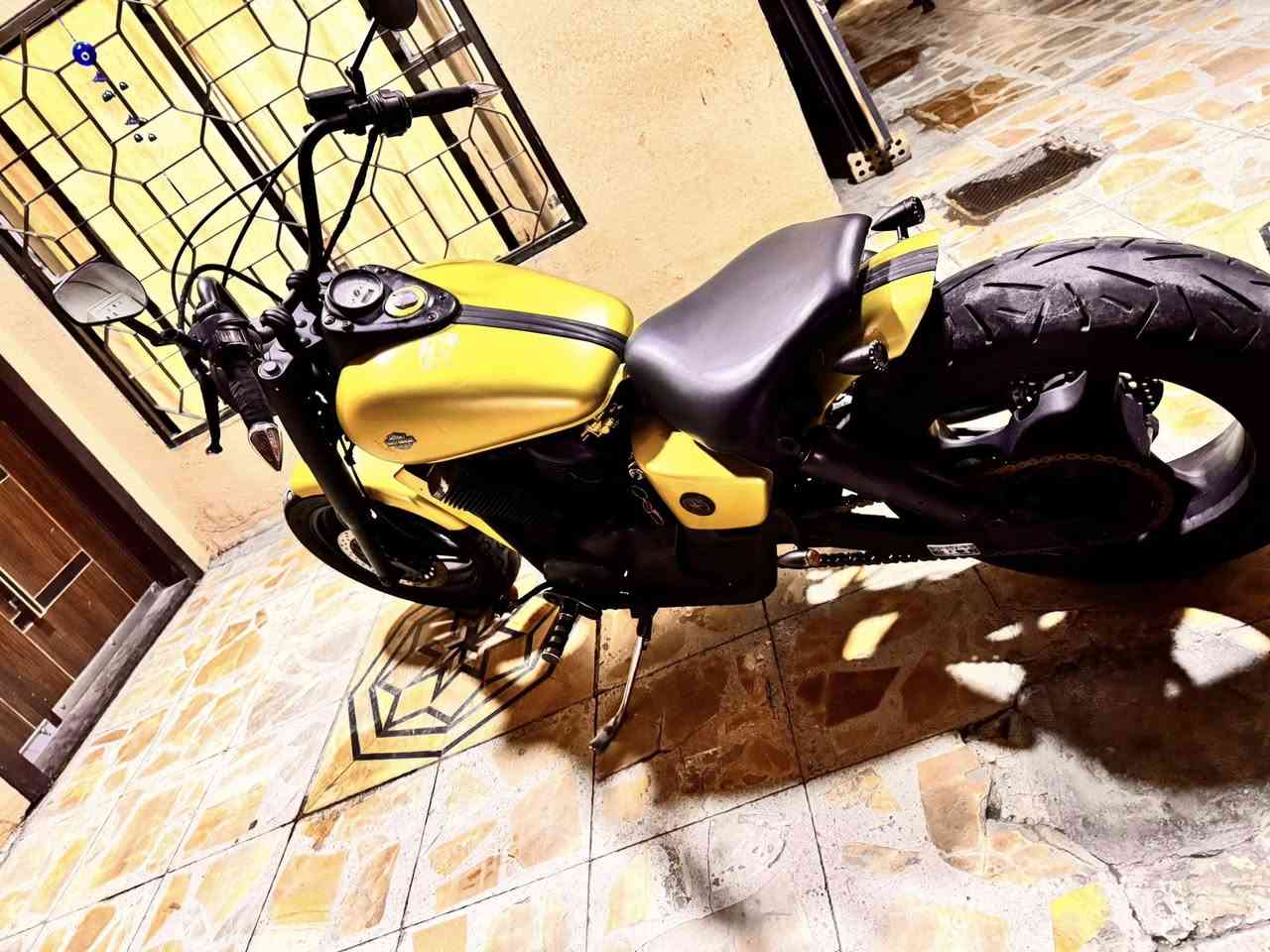 السلام عليكم اخوان هوندا شادو ٤٠٠ مرقم بغداد باسمي تحويل ثاني يوم مزوده كوستم ببر شغل كوست رايدر الدراجه عليها ويل كب امامي خلفي وتايرات جوبلس ومري كاربون فايبر واغلفه وكفرات كامله لونها اخضر مميز والدراجه شوفت عينكم السعر ٢١ وبيه مجال مكان الدراجة بغداد اي استفسار خاص او على الرقم 
***********
