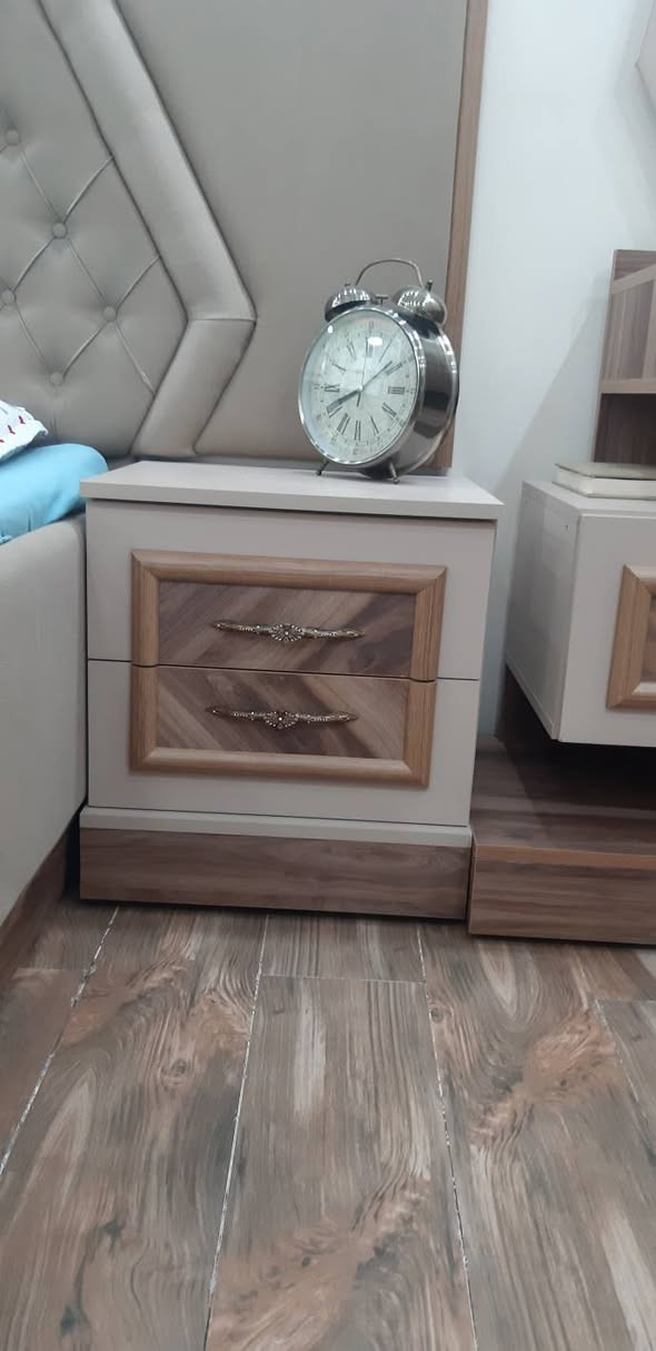 غرفة نوم نظيف جدا ٨٥٠  الف  ***********
