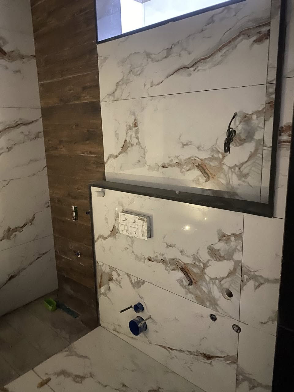 سلام عليكم هذا شغل أرضيات وجداري وكوبنات مرمر ابشرط استلام مهندس اخوكم محمد منل موصل
***********
***********
