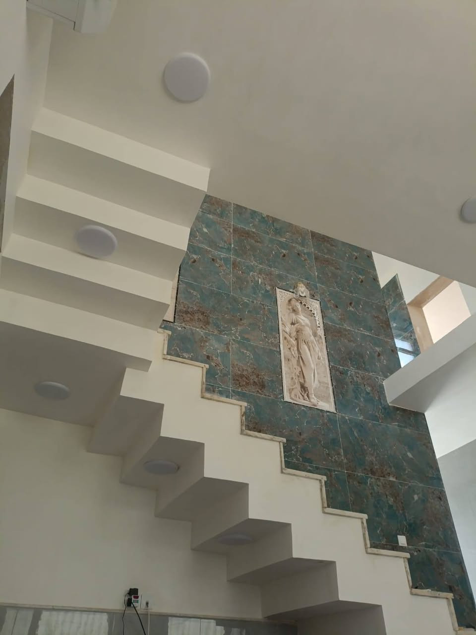 مع بيت مساحته 180 طابقين صار شهرين من كمل اربعه نوم وحده بيه سويت حمام داخلي  مطبخ 6 في اربعه واستقبال ومنور كبير صحيات 3 شرقي وغربي

عنوانه قرب البارون عمود 94 مقابيل مدرسه القزويني بالشارع العريض وتنزل مسافه ميتين وخمسين متر نفسه الشارع يخرجك ع حي العباس

سعر مغري وبلاش 

الاستفسار

***********

***********
