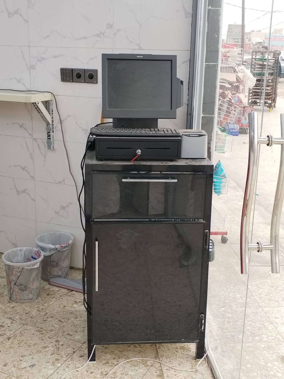 السلام عليكم ورحمة الله وبركاته اغراض مطعم للبيع
جسر ديالى الجديد ***********
