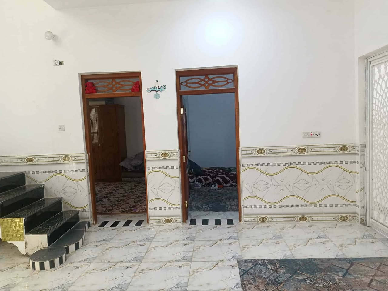 دار زراعي 200م للبيع
مقابل الكناهره رقم الهاتف ***********
