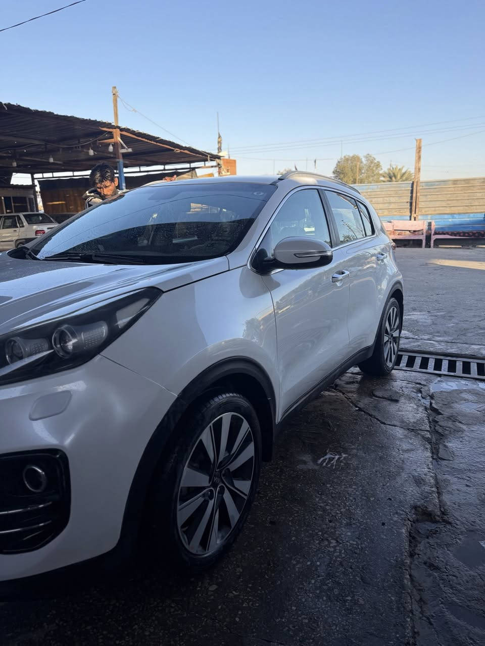 سبورتج خليجي موديل ٢٠١٨
السيارة مكفولة عدا جاملغ ايسر صبغ وشوية بارد بالباب 
بصمة
حساس امامي خلفي 
زراك لايك
تبريد بيانو جهتين
مري شفط
محرك دوش ٢٠٠٠
رقم كربلاء باسمي تحويل ثاني يوم
السيارة ماشية ٩٧ الف كيلو
مكان السيارة كربلاء

السيارة جاهزة من كل شي 
السعر ١٦٨ وبيها مجال
للاستفسار ***********
