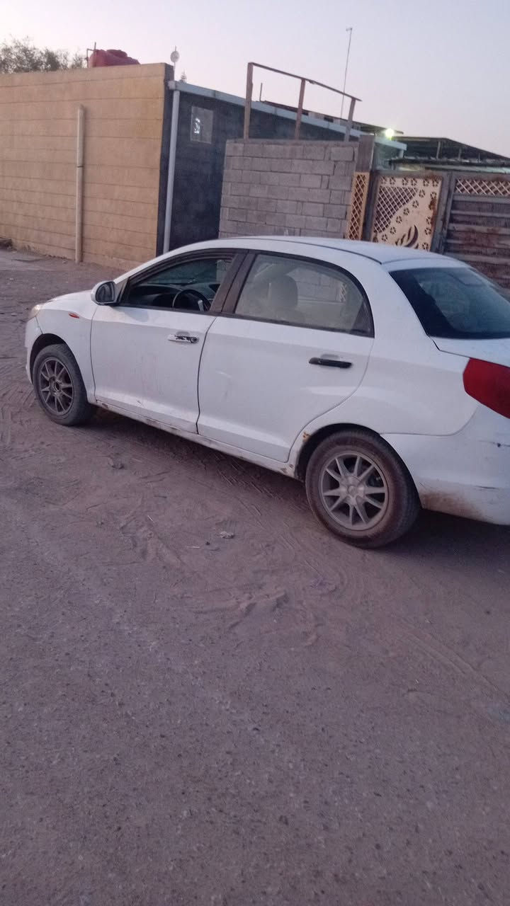 شيري فلاوين ٢٠١٣ لون ابيض محرك وكير كورلا ١٦٠٠ سنويه ما منتهيه تبريد شغال
محرك بيه بكن فقط السياره بيها نواقص قليله
السعر ٣٠ مجال كلش بسيط
واذا اكو مراوس مو مشكله


**إذا كنت صاحب هذا الإعلان وتريد حذفه لأي سبب، رجاءا أرسل رسالة إلى الدعم الفني**