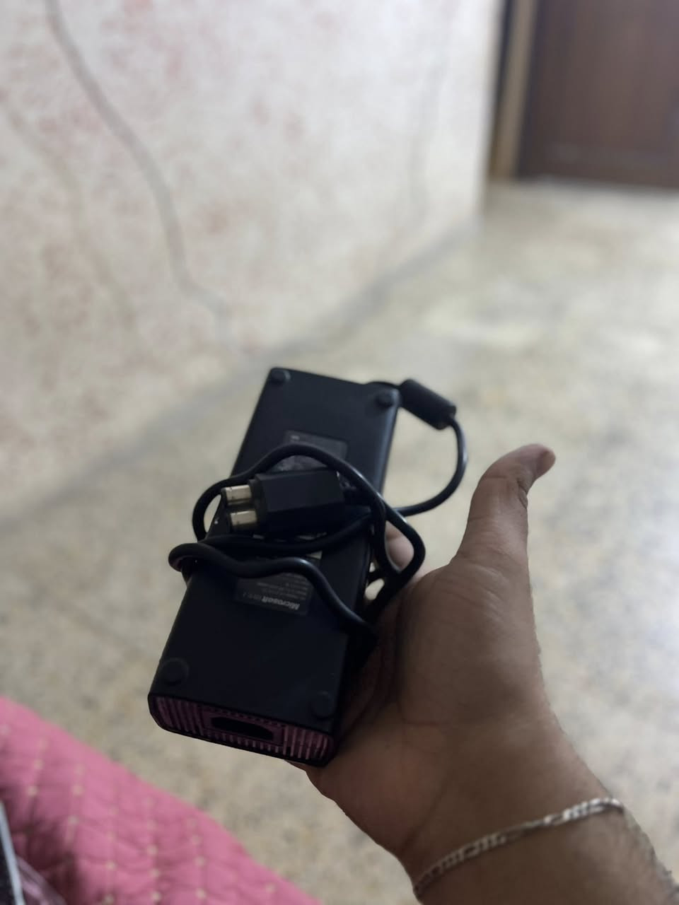 للبيع اكس بوكس 360كامل ملحقاته وياه هاردات ثنين بيهن ألعاب جهاز ماداخل صيانه بعده جديد بس متروك للستفسار ***********
