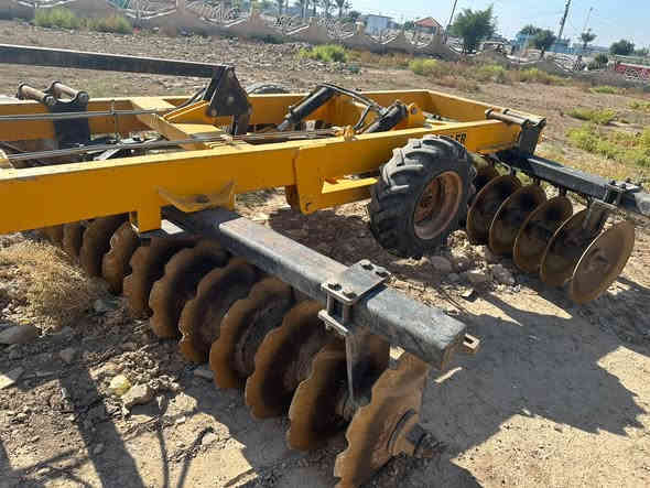 دسك البير الباب الاول 32صاج مكفول من الحيم والطك السعر13وبيه مجال المكان العماره للاستفسار اتصال ع رقم *********** واذا اكو مرواس بدسك 24عادي ماكو إشكال مع الفرق
