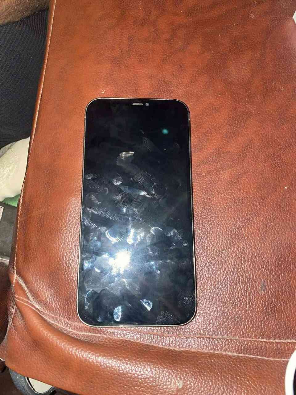 1_ 12 برو ماكس
مبدل شاشة تفصيخ + بطارية + الكامرات بيهن تراب وصاير بي غواش بسيط 
ذاكرة 256 
دبل سيمكارت مو تك 
2_ 11عادي بلادي كلشي ما مبدل بي ولا داخل صيانة 
ذاكرة ١٢٨
بطارية ٧٥
فقط الفطر الي بل ساشة وما مأثر ع لمسة خلاص 
السعر خاص 
للستفسار ***********9 متواجد ع رصيد ول واتساب
