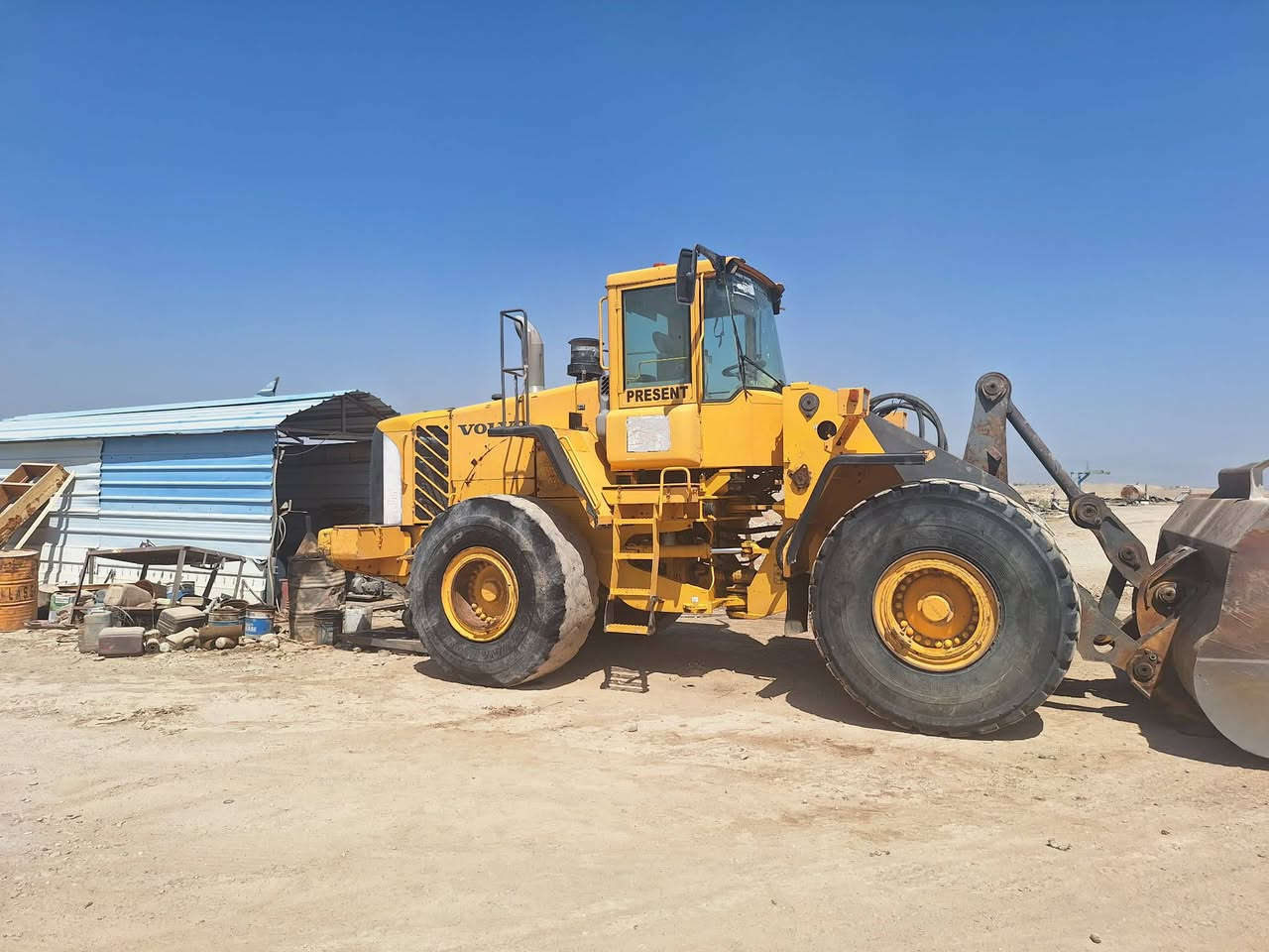 البیع فالفو مودیل 2005 حجم L150E  محرك انجکتر محرك کیر بمات کلشی مکفول مابی صبغ ***********
