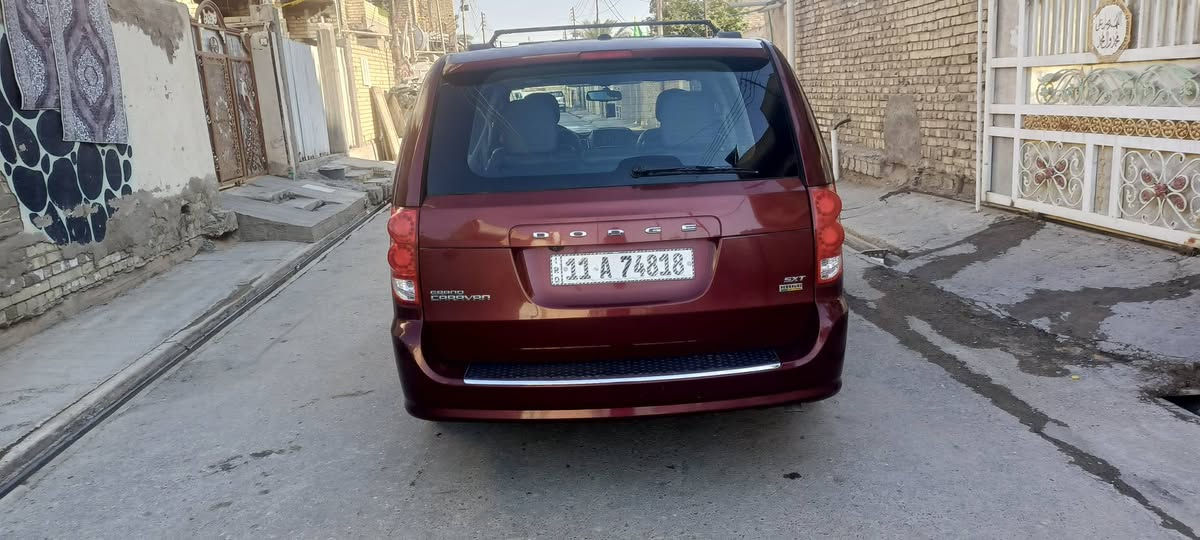 السلام عليكم دوج كرفان للبيع موديل 2017. ماروني sxt. وارد امريكي كلين بدون اي ضرر. سونار مرفق مع الصور   مكينه  كير  كفاله تبريد 3قطع. ثلج.   منظومة زنون.  شاشه قلاب.    كامره خلفيه.  فرس. وسطي.  بوب. + صندوق  كهرباء.  تخم تاير.   منظومة غاز 80 لتر.  سياره جاهزه   رقم بغداد بأسمي. تحويل مباشر.   السعر 170.   الاتصال ***********.   غير متواجد على الخاص مكان السيارة بغداد
