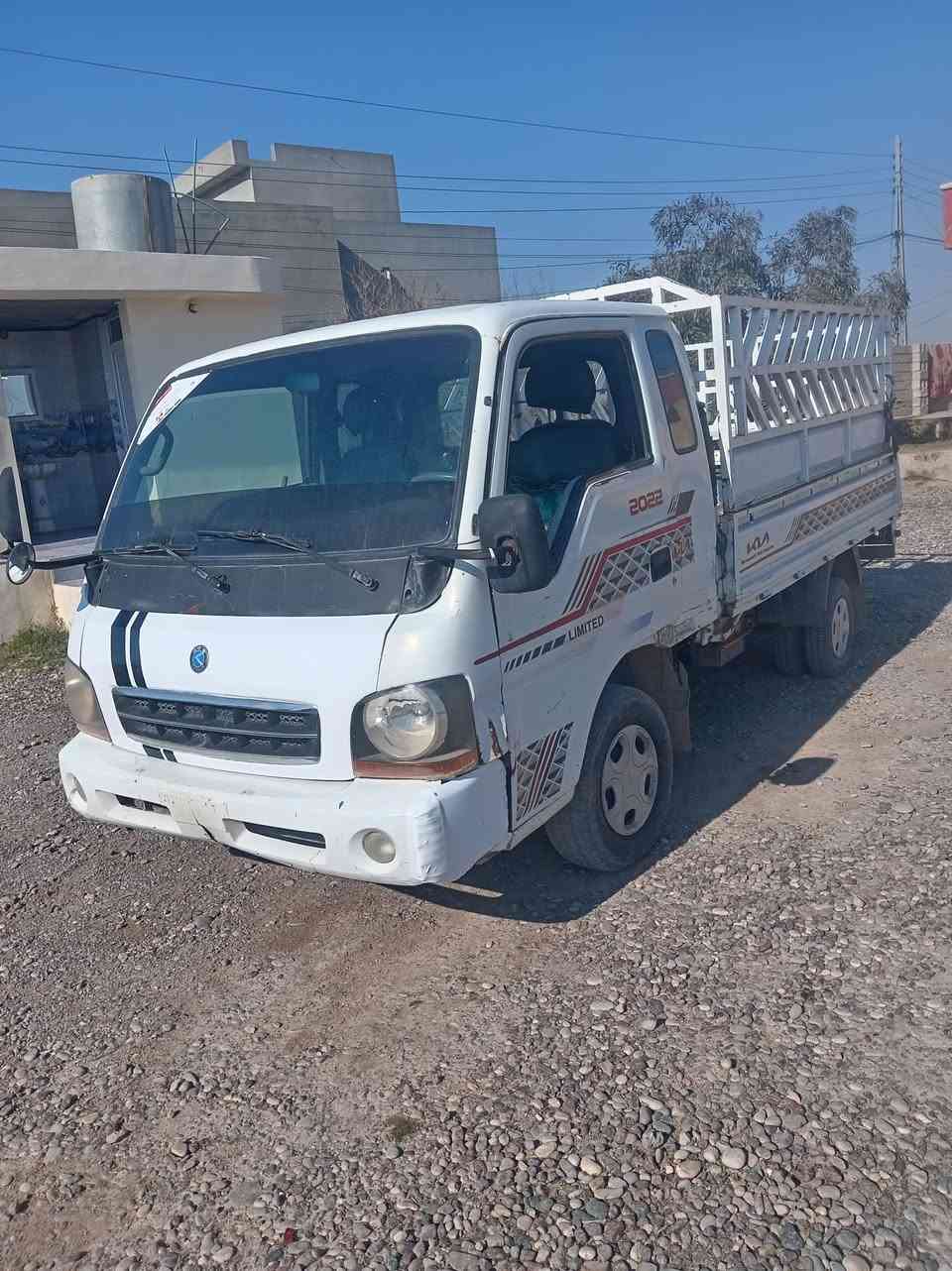 السلام عليكم للبيع كيا مامسجل ام عيون موديل 2002 محرك كير اكسن شرط صدر كهربائياتها جاهزه السعر 28 وبي مجال بصيط الرقم*********** خابرني
