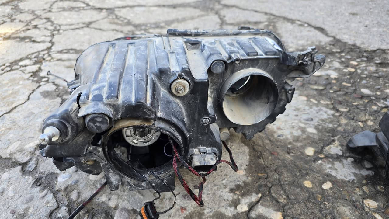 السلام عليكم يتوفر لايت اصلي والبدي تايون وبدي اصلي وهذا الايت المفلش سعرهن 250 الف
للتواصل ***********
