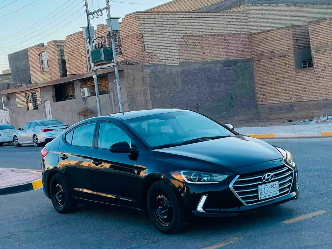 سلام عليكم للبيع هونداي النترا موديل 2018وارد أمريكي حادث دعاميه امامي فقط بدون دواخل سياره بيه بل عراق صبغ قطعتين فقط بدون اي داخل ولا تبديل سياره جديده وجاهزه من كلشي مكينه وكير مكفولات حداديه تخم تاير تبريد كله مكفول سياره جديده وجاهزه من كلشي السعر 112   لستفسار اكثر التصال بل رقم *********** مكان سياره كربلاء.
