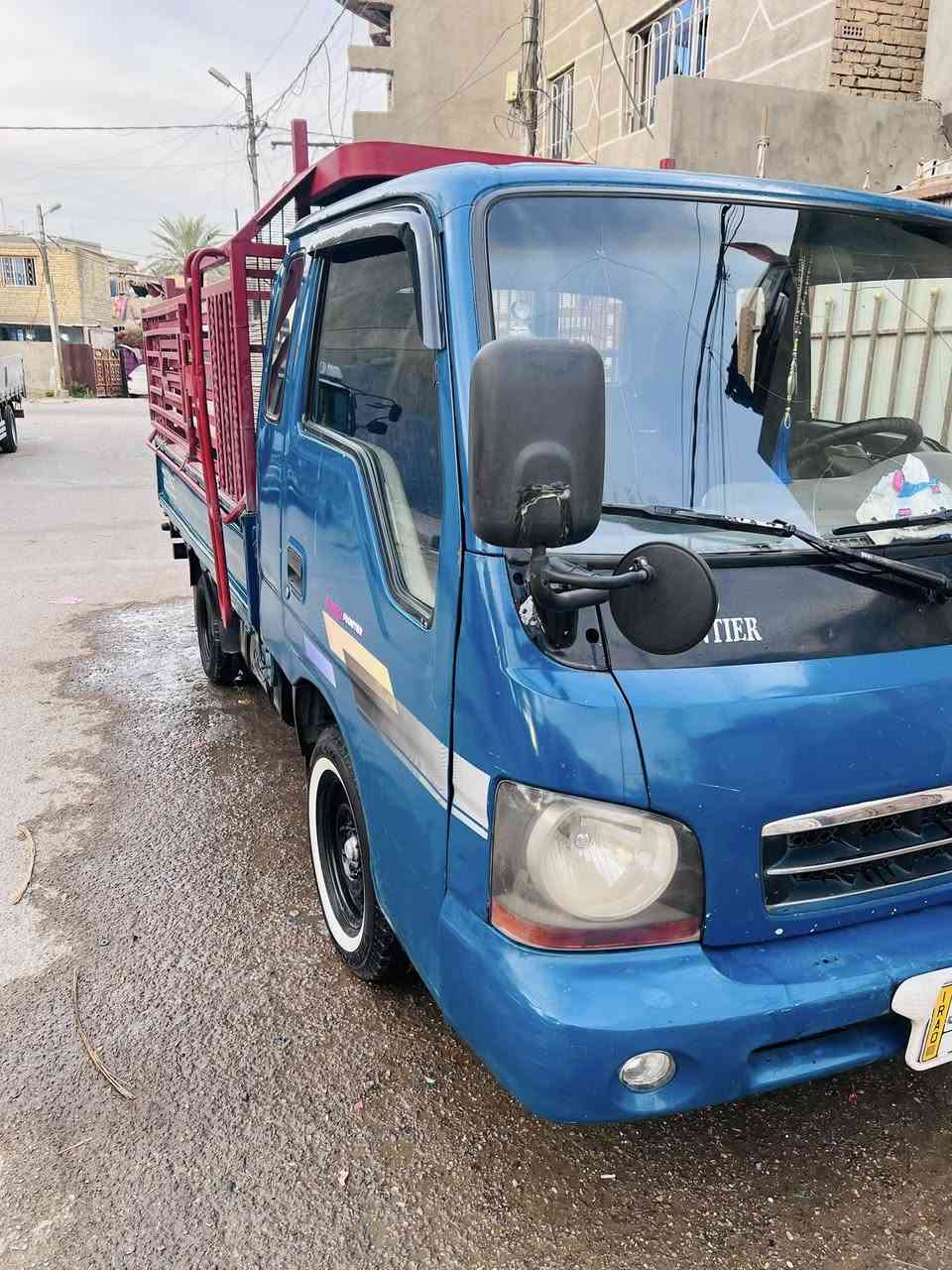 سلام عليكم كيا ام عيون موديل ٢٠٠١ كير ومحرك وشاصي مكفول تخم تاير جديد رقمه واسط باسمي السياره تحويل مباشر مكان السياره بغداد الكمالية السعر ٧٠ وبي مجال ***********
