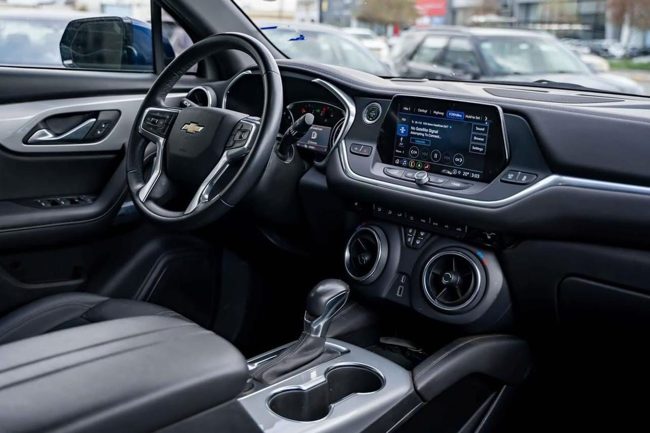 شوفر بلايزر ٢٠٢٢ فول الفول ١/١
محرك 2000  تيربو 
الحادث فقط جاملغ الصور مرفوقه 
العنوان سيديه 
السعر 215$
الرقم  ***********
