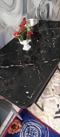 ميز زجاج • قفل