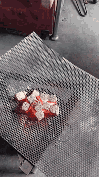 فحم مربع نيجيري سعر كيس 10كغم  10الف فقط فقط جملة يوجد 10طن جاهز للتحميل للاستفسار*********** واتس اب برهم للنراكيل والشوي والبخور
