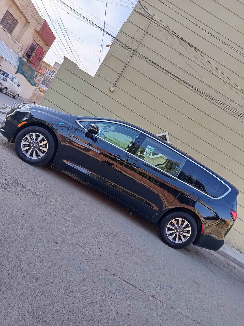 باستكه موديل 2024سياره بحالت حادثه صطحي بيه بنيد مبدل اصلي بدون صبغ ول جملغ نفسه وكاله بدون دواخل بدون يرباك سياره جهازه 3انضمه بنزين مكينه 3600 وشحن وهايبرد فول مواصفات جلد شاشه جبيره تحكمات كهرباء كشنات تدفه تبريد  بوب كهرباء جنطه كهرباء  ردار امامي ردار جنبي ردار خلفي  تحديد مسار سياره فول عده فتحه سياره بسمنه تحويل مباشر هزه جديده سنويه جديده سعر 240 بيه مجال مكاني بغداد حي لعلام ***********
