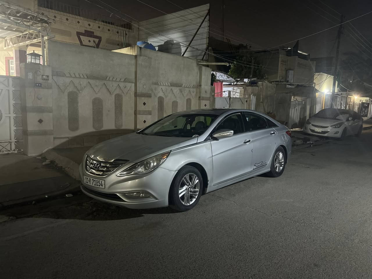 سلام عليكم سوناتا 2011 فول مواصفات 
السيارة بيهة 3 قطع وكلير موضح بل منشور 
السيارة كشنات جلد شفتات تسارع بنراما دبل كزوز بصمة تشغيل بصمة ابواب سستم صوت خلفي كشنات كهرباء تدفئة بل كشنات شاشة اندرويد كبيرة رقم بغداد ومكان بغداد الدورة كير 5 نكر مكينة 2000 تيربو لا دوانز لا تنقيص سعر 95 للاستفسار اكثر ***********
