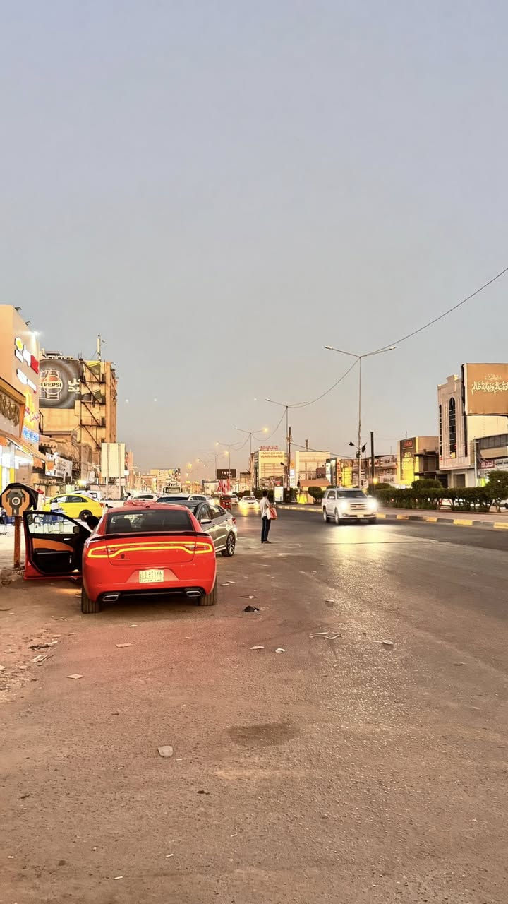 السلام عليكم بناية طابو ملك صرف للبيع في الجنينة شارع التجاري ثاني عقار عن شارع التجاري مساحتها ١٥٠ متر تحتوي على ٦ شقق مؤجرات ومحلات ٢ وارد البناية الكُلي ٤ ملايين وتحتوي على مصعد وفريمات اعلانية في السطح للاستفسار عن السعر التواصل خاص او الاتصال على الرقم ***********
