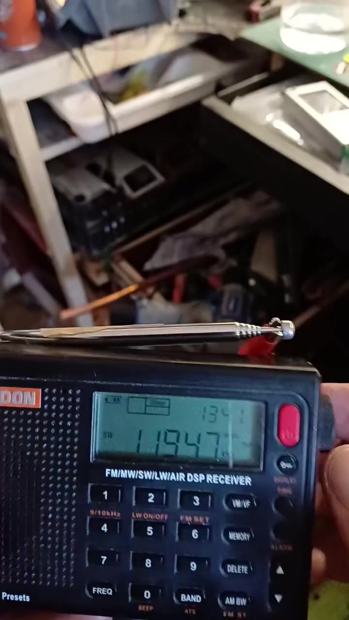 ترددين لاذاعة رومانيا عالموجة المتوسطة 
11.947 mhz
15.180 mhz
وقت البث الرابعة عصرا توقيت بغداد


**إذا كنت صاحب هذا الإعلان وتريد حذفه لأي سبب، رجاءا أرسل رسالة إلى الدعم الفني**