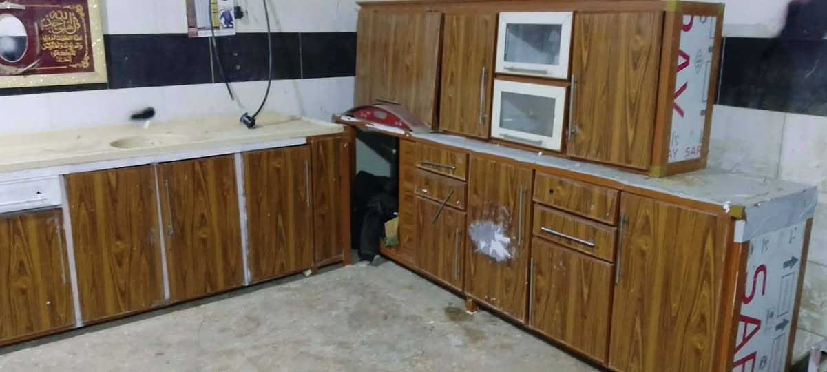 #لـلـــــبيع كاونتر 3 متر والسنك مترتين تسكام ثقيل باله 
يحتاج ترتيب بسيط
السعر /225 وبيه مجال قليل
العنوان / مغربه للإستفسار أكثر إتصل ***********
#ميسان_العماره
