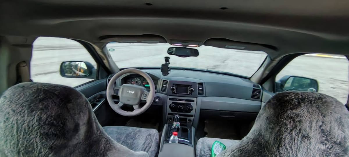 جيب لاريدؤ مؤديل 2006يه ك جه مه له غى بيشه وه  بؤياخ بيناوكرتن قرجيشى نيه ساردو چالو  شووختيشى  نيه   كير مه كينه و ده بل ئه كسل به شه رت ساردو كه رم  ئاوينه كاربى كوشن كاره بى  سه ياره كه زؤر زؤر تازه يه هه موو كيانى بيلاده سه ياره كه له سليمانيه   سحرى ٨٧كه لا معامه له ى كه م   *********** السليمانية, العراق
