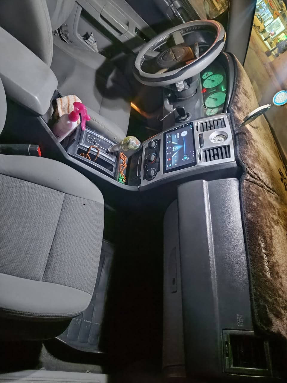 السلام عليكم أوباما موديل 2007
تخم تاير حداديه تبريد كهربائيات كامله سياره صبغه عامه للجماليه  كير مكينه ٣٥٠٠ رقم بصره مشروع وطني سنويه ٢٧ 
سعر 115$
هاتف ***********
         ***********
