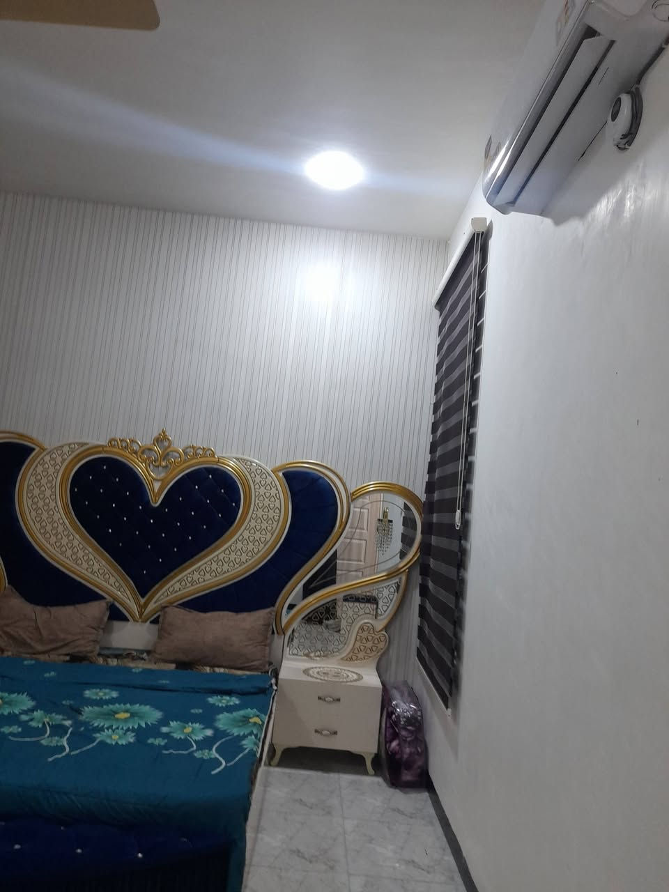 دار للبيع 
150 متر واجه 10 نزال 15 واقع حال 160 
طابقين ركن ع ثلاث شوارع مميز بناء درجة أولى موثث بالكامل ثلاث غرف نوم تريد موثث بالكامل أو بدوم اثاث 
جغيفي الثانيه من جه مجمع طيبه السكني 
***********
سعر 125
