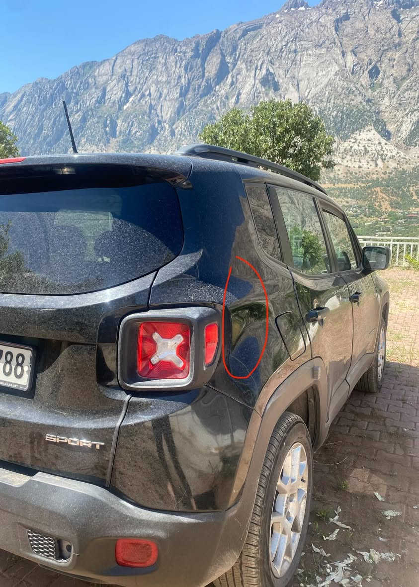 سلام عليكم ورحمة الله ؛
جيب رنيكيد 2019, 

للبيع بسرعة — Jeep Renegade Sport 2019
لون أسود — محرك 2400cc

سيارة نظيفة وعملية جداً، مناسبة للاستخدام اليومي والسفر، بحجم SUV مدمج وسهلة القيادة.
المحرك 2.4 لتر اقتصادي وقوي بالنسبة لحجم السيارة

المواصفات:

جيب رنيكيد موديل 2019 دفع رباعي 4x4 
محرك 2400cc بنزين
لون أسود مميز
گير أوتوماتيك
تصميم SUV مرتفع وعملي
صرفية وقود زينه مقارنة بحجم السيارة
مقصورة مريحة ورؤية ممتازة
كاميرا خلفية
شاشة / نظام كارپلي 
بلوتوث و USB
تبريد بارد
شبابيك ومرايا كهرباء
مثبت سرعة
أنظمة أمان: ABS، مانع انزلاق، ثبات إلكتروني، إيرباگات كلها سليمه

سيارة شبابية، قوية الشكل،

العداد: [١٣٠ الف]
الحالة: [كلير امريكا حادثها جاملغ خلفي في العراق بدون اي ايرباگ]
السعر: [١١٥٠٠$]

السيارة جاهزة للفحص، والبيع لأقرب سعر مناسب.
للجادين فقط، التواصل على الخاص أو الاتصال: [***********]
