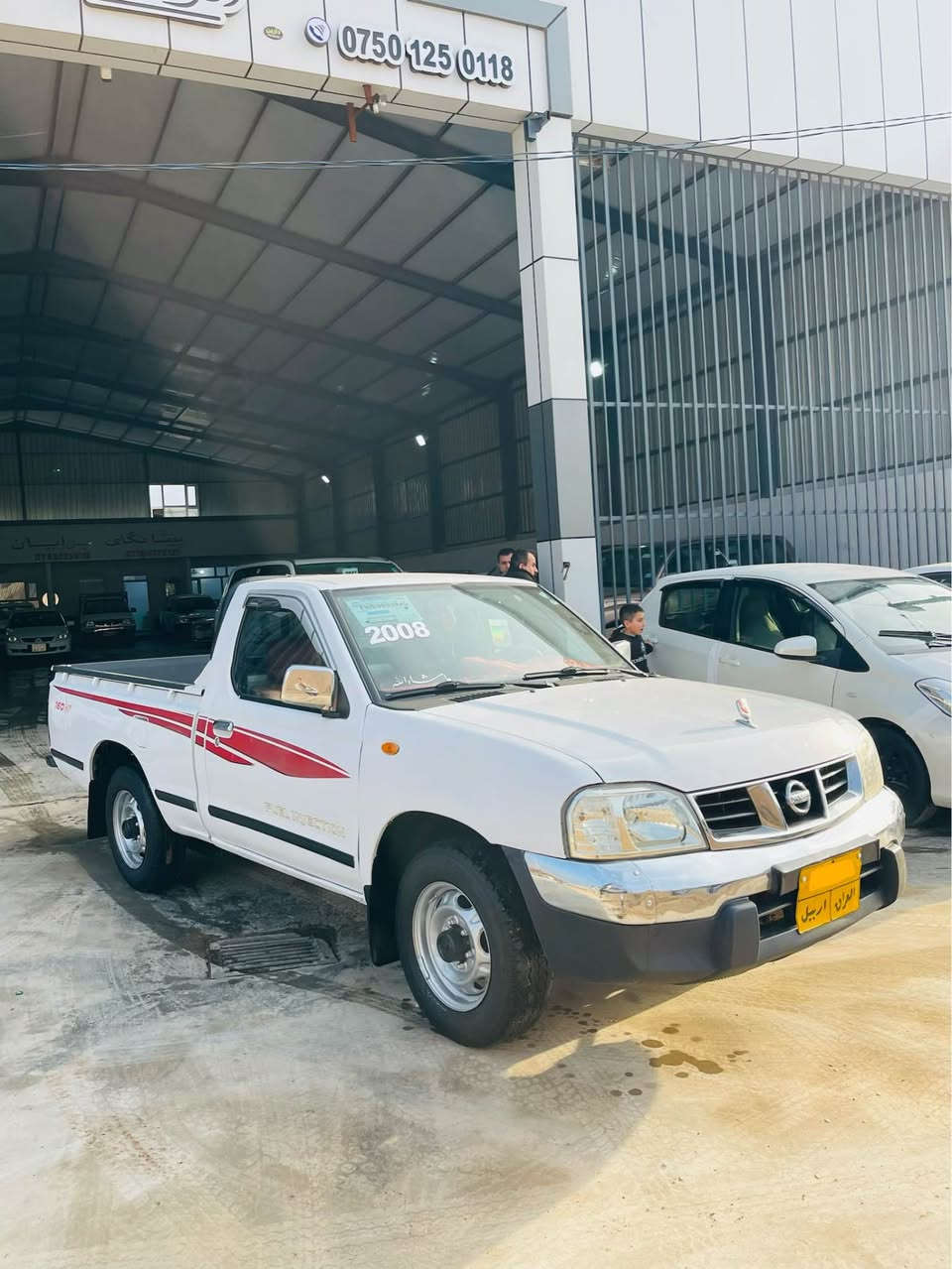 نيسان تاك  2008 گیرومکینە و تە بریت و تە  قە ورە قە بە شەرت   بویاخ ١ پارجه و نيو ي  بویاخە  سەنه ويتازه به سه ر جوه  ٤تایە ویلی نویە هیج مە سروفیکی نیە مالی دوستە دە عامی بو دە عامی بە شەرت سە یارە کە زۆر خاوینە كويسينجاك, أربيل
