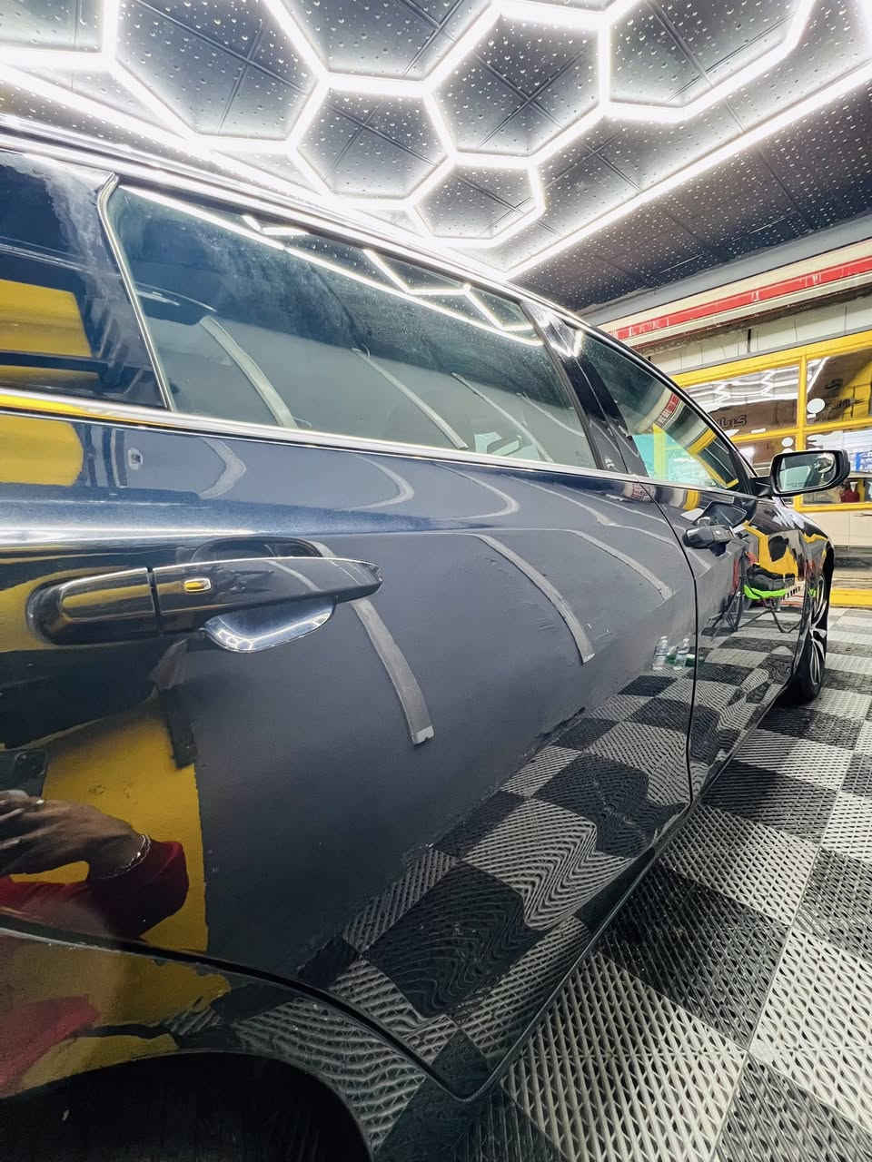 السلام عليكم ماليبو 2017 استخدامي الشخصي 
بيع مستعجل بسبب الدراسات 
مواصفات lt 
1500تيربو 
بصمة تشغيل 
بصمة 4 ابواب
كشنات كهرباء 
اشاير بالمرايا
كشنات جلد ومخمل
ويل كب شكل وردة مميز
تاير18
حادثهة صفحة بنيد وجاملغ ايسر 
وبالعراق جاملغ ايمن دعمني ابو ستوتة
وبيهة بارد بالباب الايمن
الباقي كفالة 
سويتلهة ادامة بولش ونانو قبل اسبوع ب3 اوراق
السعر 92 مع المجال 
المكان الحلة بابل
للتواصل ***********
