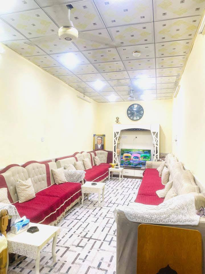 بيت للبيع طابو صرف
بيت للبيع طابقين عد ال باني 100 متر كونكريت مسلح طابو صرف سعره 115 وبيه مجال قرب اسواق الكفيل 
ط1/ استقبال وغرفه ومطبخ وصحيات
ط2/غرفتين وكلدور ومطبخ وصحيات
للاستفسار ***********
