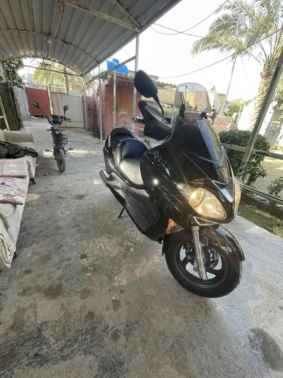 فورزه 08 عميه دراجه مكفوله كفاله عامه مال ربمه ماصالهه شهرين من نازله
١١ ورقه وبيهه مجال مكانهه ديالى جديده الشط 
***********
