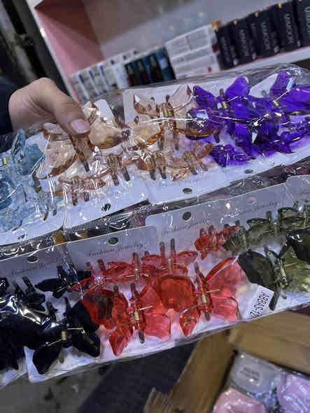 جنط ونضارات وعناية واكسسوارات ابيع جملة بسعر الشورجة السبب عزلت المحل / عنواني بغداد البياع الشرطة الرابعة هـ ***********
