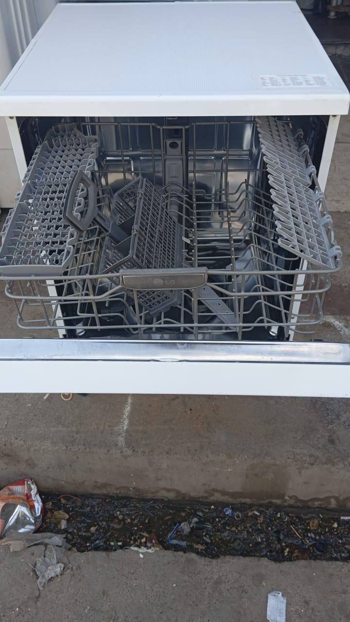 غساله مواعين الجي سعرها 200فتح كارتون استخدام شهر للااستفسار الاتصال ع رقم ***********
