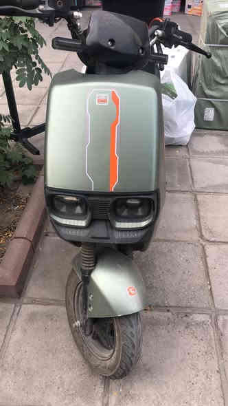 السلام عليكم 
تتوفر دراجة شحن GT1 
نظيفة وجاهزة مع شاحنة تحتوي على خمس بطاريات  بصمات ثنين وبريكات abs وبيها صندوق شحنها ممتاز تمشي 50كيلو حقيقي  والسرعة 50-60
3نمر 
السعر 650 الف
للاستفسار خاص او ع الرقم 
***********
متواجد واتساب
