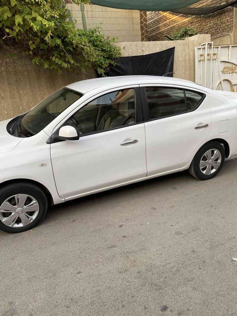 السلام عليكم نيسان هندي للبيع 2019 ماشيه 74 مكينه وكير وتبريد خير من الله بيه جاملغ وربع الباب بارد فقط بدون صبغ وبيه الدوسه وشويه من الباب تعديل وصبغ والصوره منزله بالمنشور قبل وبعد التصليح  بس ع كد المكان والباقي مكفول السعر 100 وبيه مجال الاتصال ع الرقم ‭0780 590 3406‬/ العنوان حي العامل قرب مدينه الألعاب

