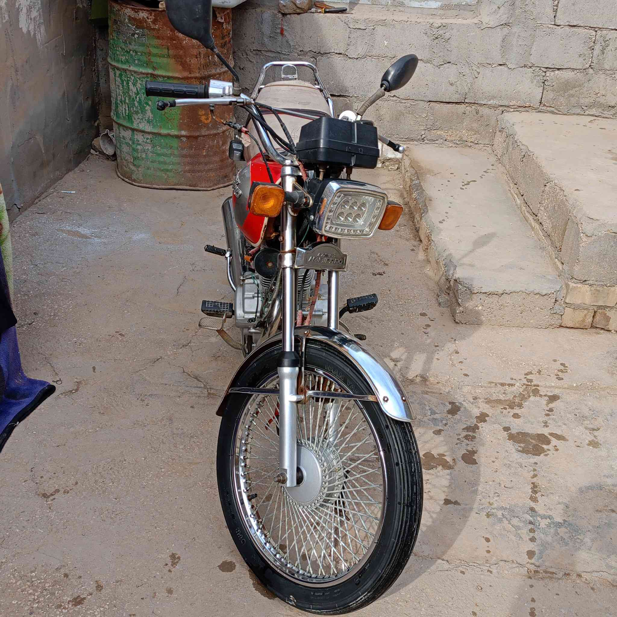 سلام عليكم دراجه نامه مكينه برغي مامفتوح بيه اي ربع ماتصرف عليه ليتات اشاير كله شغال مكينه ناعمه اوراق كامله السعر 500او بيه مجال 
مكاني بابل جسر بته هذا رقمي ***********
