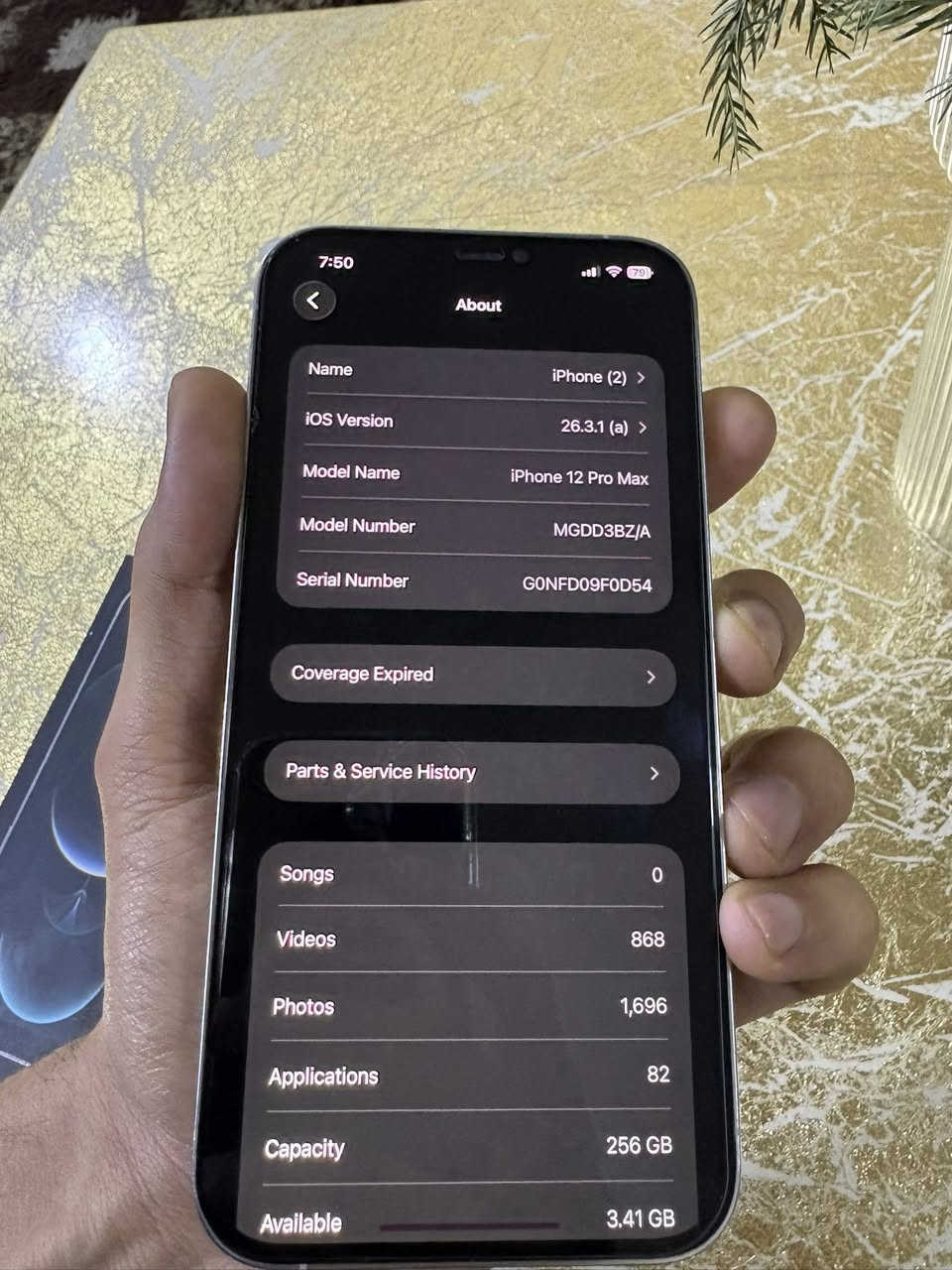 السلام عليكم
* ايفون 📲 12 برو ماكس

* لون ابيض 

* بطاريه🔋 100

* ذاكره 256 

* نموذج m 

*مبدل بطارية 

* السعر/ 500 الف  

* العنوان/ بغداد شارع فلسطين 

* للتوصل / ***********
