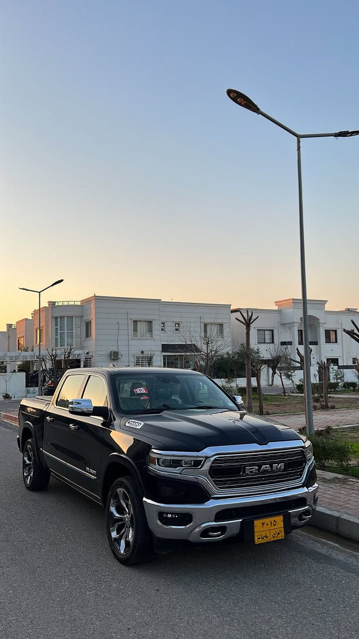 دوج رام لمتدد
وكاله هارلم 
‏Dodge Ram Limited 
الموديل : 2020
المحرك :- V8 5.7L 
السياره بيها طخه خفيف بل باب 
المواصفات :-
بانوراما
فور ويل 4*4
شاشه كبير تيسلا
كاميره : 360 درجة
كشن خزن
بصمه
كشنات 4 تدفئةو تبريد
كشن كهرباي
ستيرن هيتر
كيج ديجيتال
رادار امامي
رادار جانبي
رادار خط مسار
لايتات ليد
دوسات كهرباي
رقم اربيل 
�داتة شو                                                           
جكات 5 درجات 

عنوان :- اربيل

للاتصال // ***********
