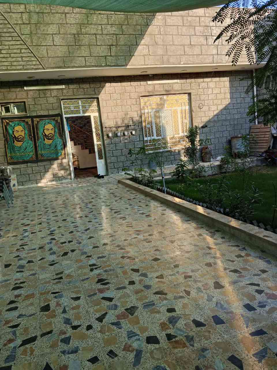بيت للبيع الدوره البعيثه
200 متر 

100 بناء

100 حديقه و كراج 

واجهيه 10 نزال 20 

يحتوى علا غرفه و مطبخ و صاله و صحيات فوك غرفه 

اتصال على الرقم 

***********
