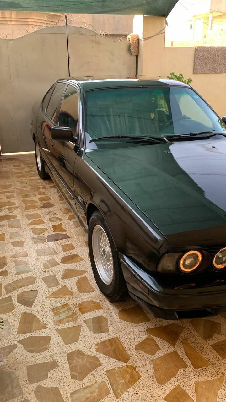 سلام عليكم   من رخصت  الادمن
سياره  للبيع  
  BMW
موديل 1995
وارد ياباني 
 محرك  كبس    عدل  
رقم  نينوى  دولي   بأسم  اخوي 
  مصبوغه  جماليه  بدون  اي ضرر 
  محرك  مكفول  وكير مكفول  
 اكسن  رون ناصي   
صدر جديد  
تايرات  جديد  
سلايت تنته   
 جوم اوتوماتيك 
الجوم  تصعد  ويا قفل السياره  قفل عام 
 كشنات  جلد    
  حساسات  دعاميه  
كامره  خلفيه  
 لايت اصلي  
 تبريد  تدفئى
  لونها  اسود   غامق
 ترايك للبصره   
  مكان السياره  صلاح الدين  شرگاط 
 السعر  85  $
  الرقم   ***********
