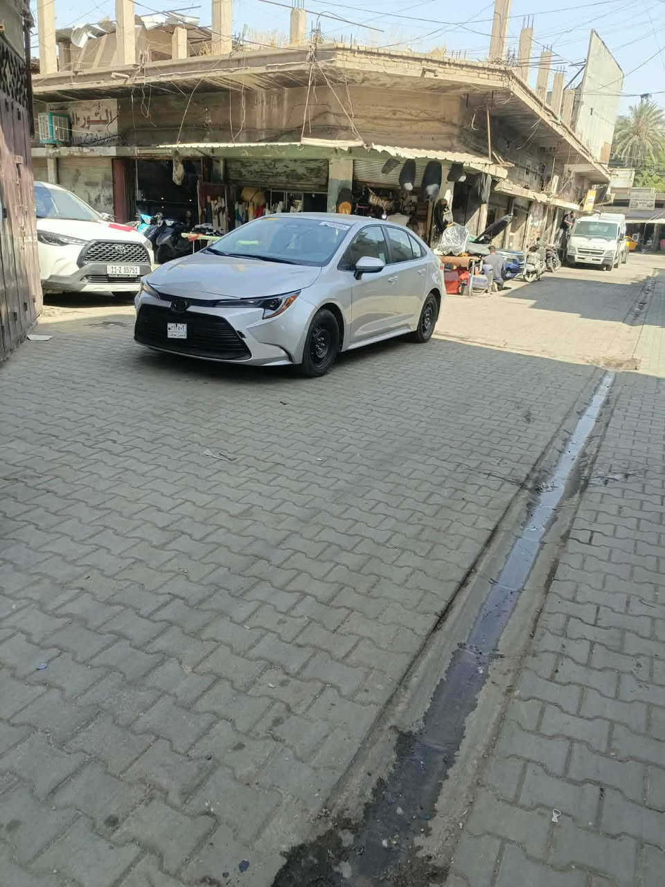 السلام عليكم من رخصه مدير الكروب المحترم كورلا موديل 2025 السياره دخلت  معوقين ونسد الترقيم مال المعوقين كالو تنفتح اني ابيع هلموجود اليريد ينتضر ينفتح الترقيم براحته واليريد يدفع كمرك براحته للاستفسار الاتصال على الرغم *********** الحادث مرفق مع الصور العنوان الشعب
