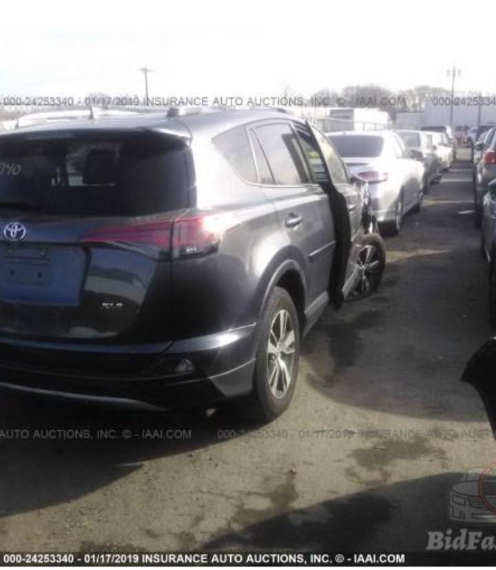 للبيع راف 4 موديل 2017 ياباني وارد امريكي..ماشية 71 الف ميل..لون نفطي..السعر 165..
***********
