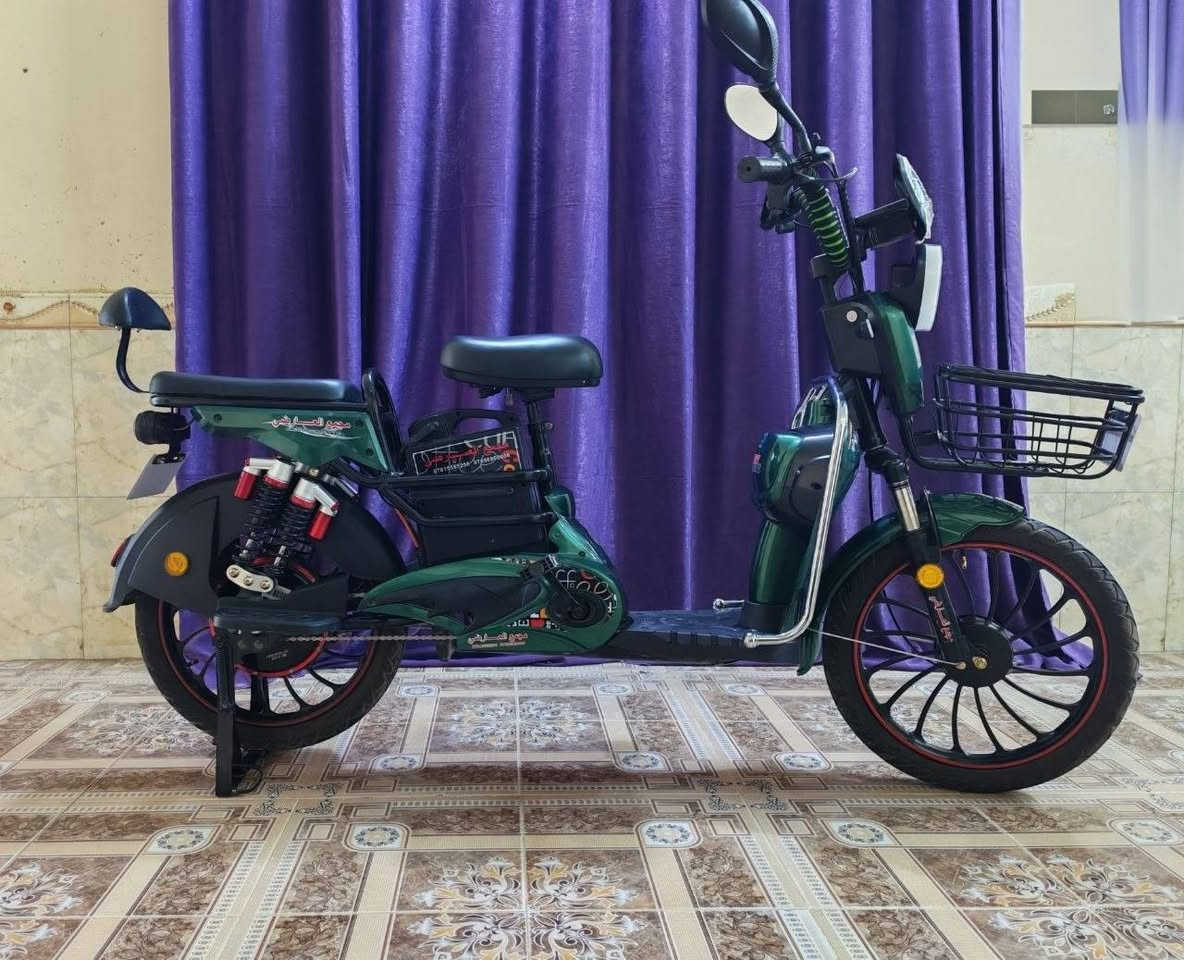 دراجة شحن للبيع نضيفه تحتوي على 5 بطاريات 
السعر خاص ***********
